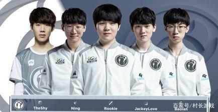 教练在布置 教练在布置