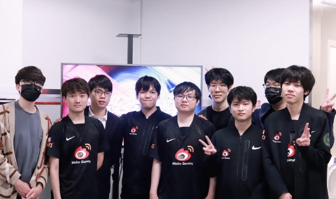 注重梯队建 注重梯队建