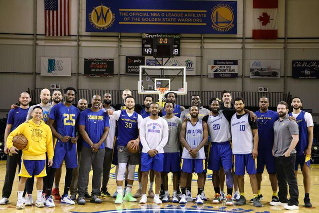 比赛的中锋 比赛的中锋